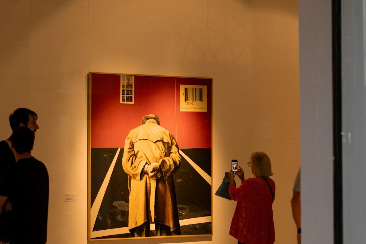 art curation services