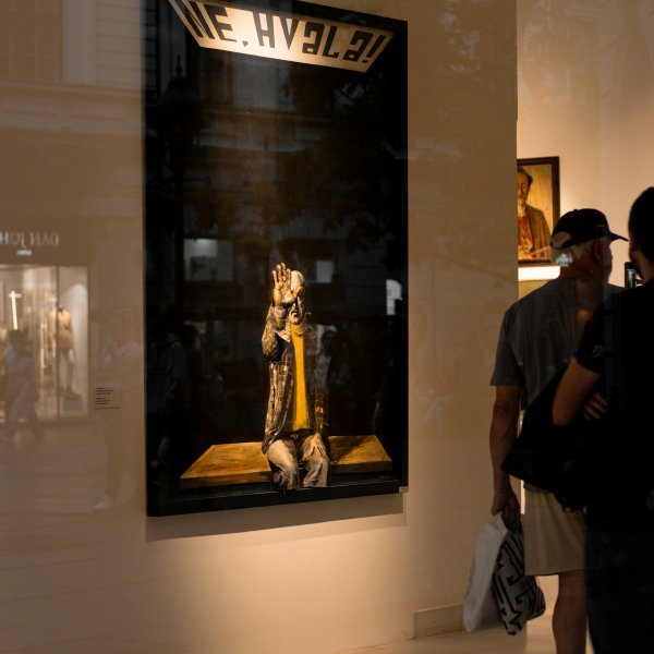 art curation services