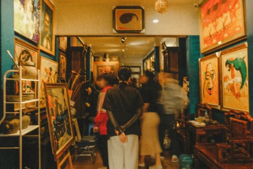 Fine art insurance documentation in a gallery